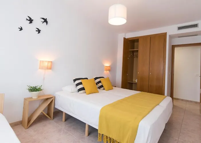 Beach Paradise Flat In Denia Centre W/ Large Pool